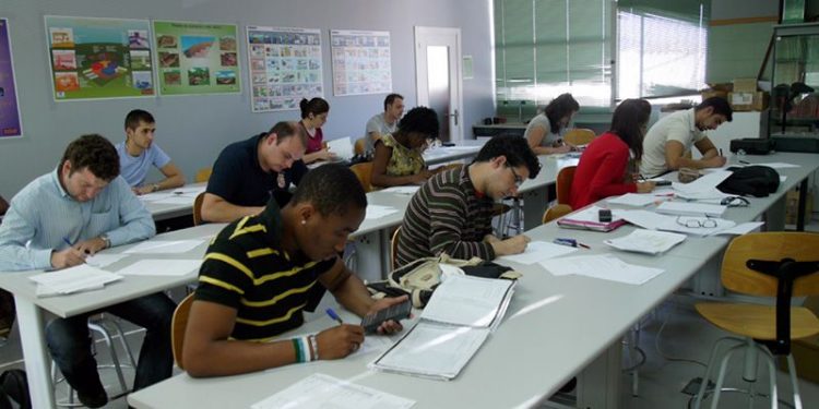 La Escuela de Almadén celebra este miércoles una jornada de promoción de la colaboración entre universidad y empresa La Escuela de Almadén celebra este miércoles una jornada de promoción de la colaboración entre universidad y empresa