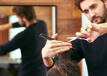 La Federación Regional de Empresarios de Peluquerías y Centros de Estética reclama la bajada del IVA al 10%