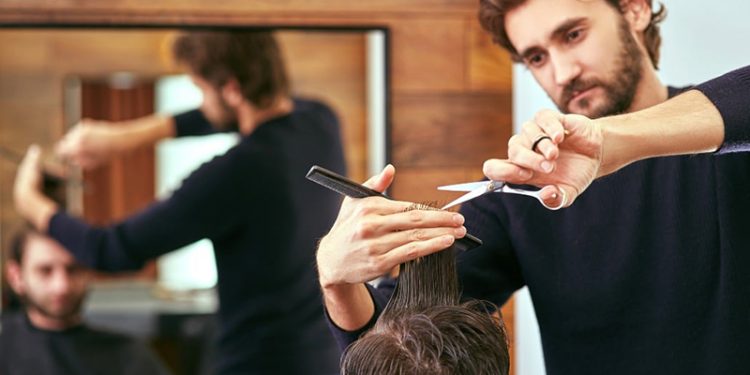 La Federación Regional de Empresarios de Peluquerías y Centros de Estética reclama la bajada del IVA al 10% La Federación Regional de Empresarios de Peluquerías y Centros de Estética reclama la bajada del IVA al 10%