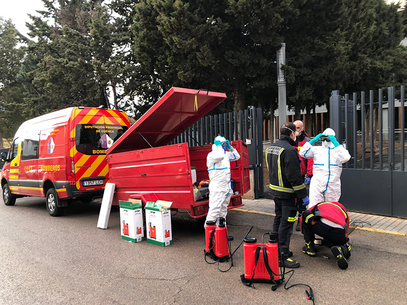 Los bomberos de la Diputación de Cuenca se ponen a disposición de las autoridades sanitarias para actuar en edificios de riesgo