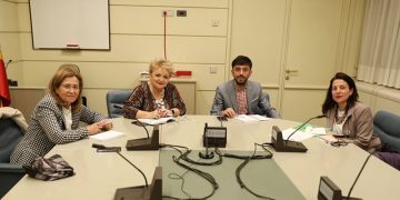 Torralba traslada el compromiso de PSOE para establecer una regulación específica que garantice el mantenimiento de las farmacias rurales