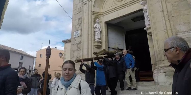 Vídeo. Puesta en andas de la Vera Cruz Vídeo. Puesta en andas de la Vera Cruz