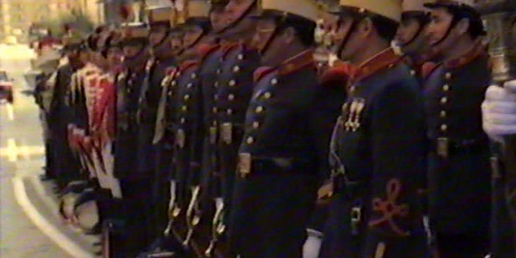 Vídeo. Miserere de la Guardia Real el Jueves Santo del año 1983 Vídeo. Miserere de la Guardia Real el Jueves Santo del año 1983