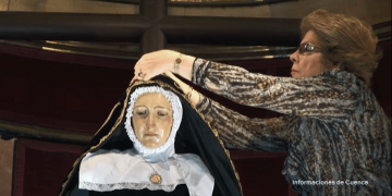 Camareras de las Angustias. Raquel Bachiller. La situación es muy penosa económicamente porque, las únicas recaudaciones que recibimos, llegan el Viernes de Dolores y el Viernes Santo.