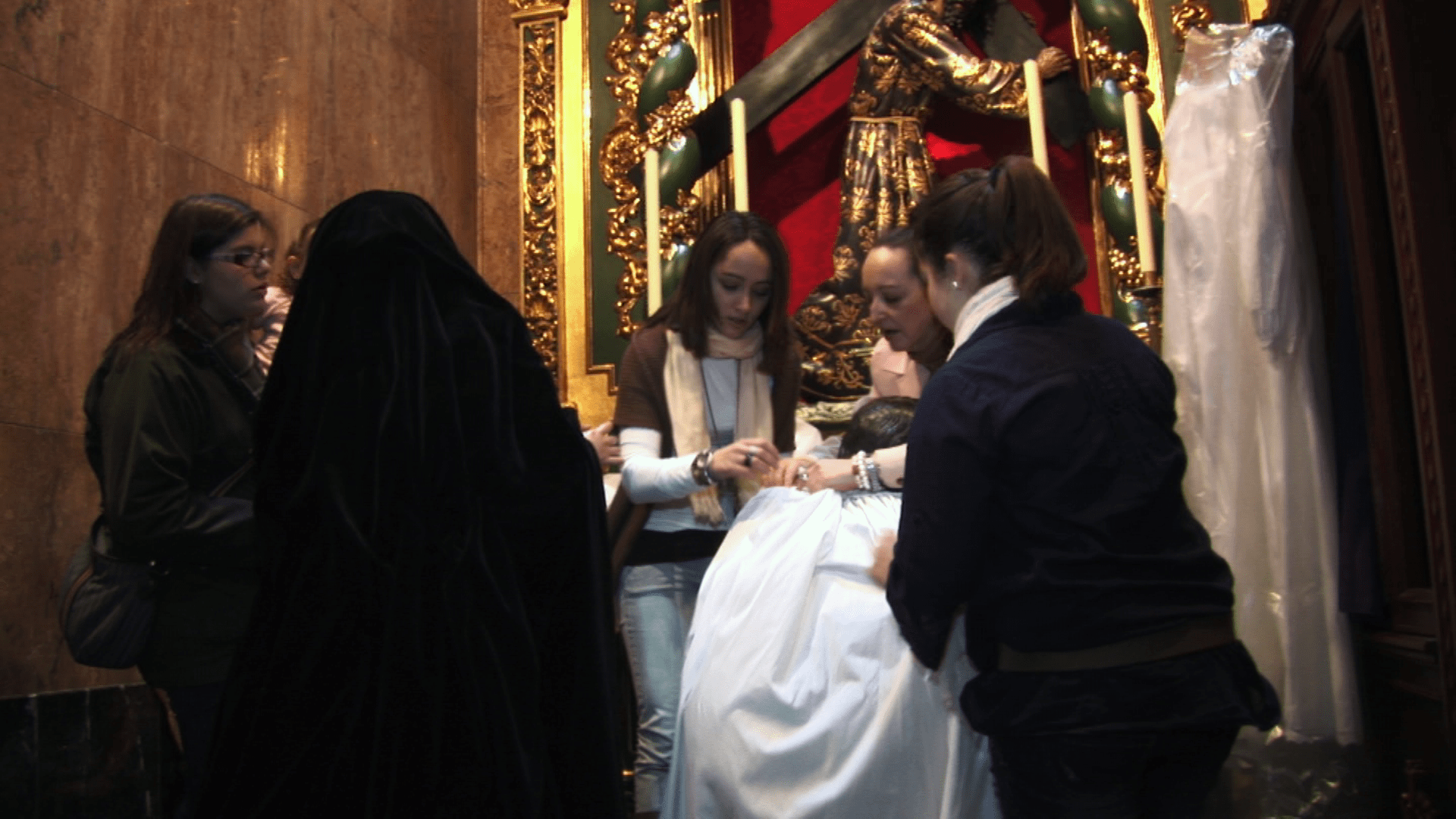 Vídeo. Camareras de Jesús Caído y la Verónica. Gracia María Picazo Sanchíz: mi madre me ha enseñado el amor con el que hace las cosas. 2 vlcsnap 00043 | Informaciones de Cuenca