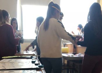 Alumnos de Educación de Cuenca analizan en una práctica académica la veracidad de las noticias relacionadas con el COVID-19