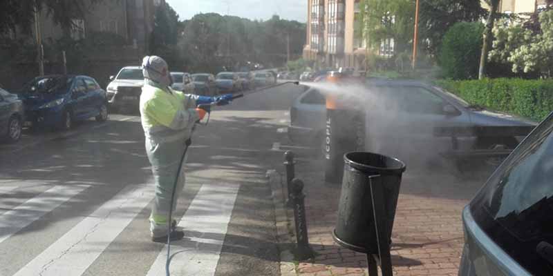 El Ayuntamiento de Cuenca refuerza la desinfección de calles y “puntos calientes” de cara a las salidas de menores