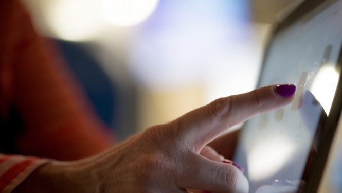 El Resucitado adquiere tablets para acercar a pacientes ingresados con coronavirus y a sus familias