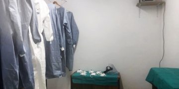 La Junta de Cofradías dota al Virgen de la Luz de una sala de desinfección de ozono para el personal sanitario de UCI