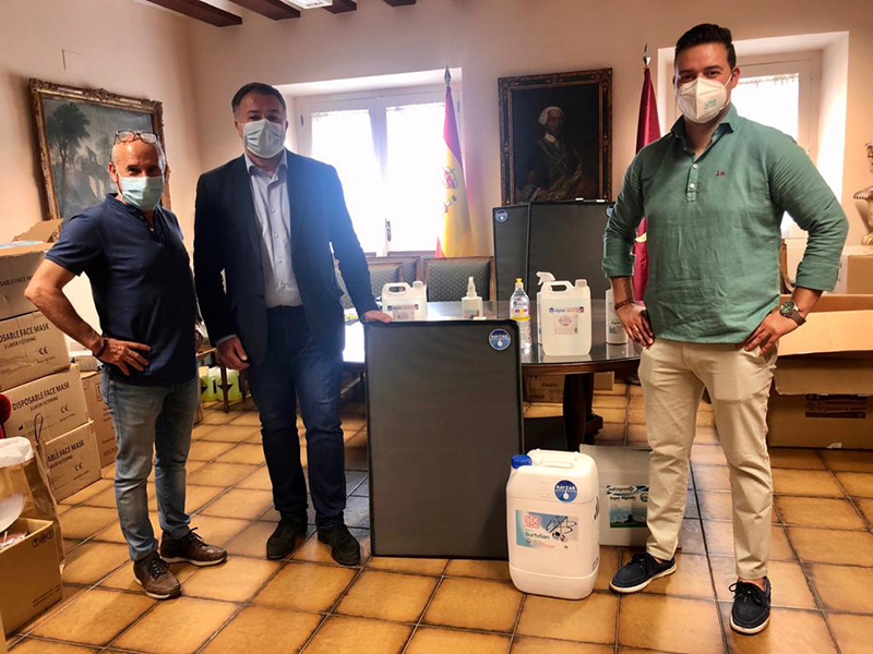 El Ayuntamiento de Cuenca recibe una donación de material de desinfección frente a la Covid-19 de la empresa ‘Soluciones Integrales Rayzar’