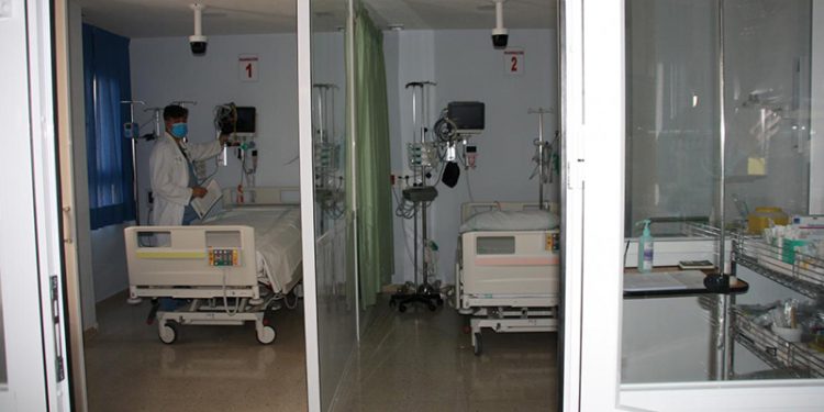 El Hospital de Cuenca culmina la dotación de las camas de cuidados críticos sobrepasando la cifra recomendada por el Ministerio de Sanidad