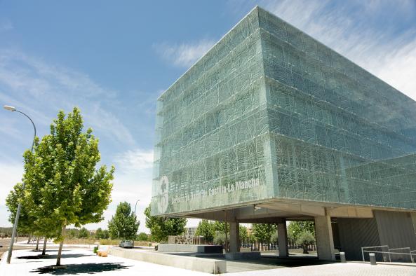 El Gobierno de Castilla-La Mancha finaliza el desarrollo de la Oferta Pública de Empleo del SESCAM de 2016 con el nombramiento de las plazas de Enfermería