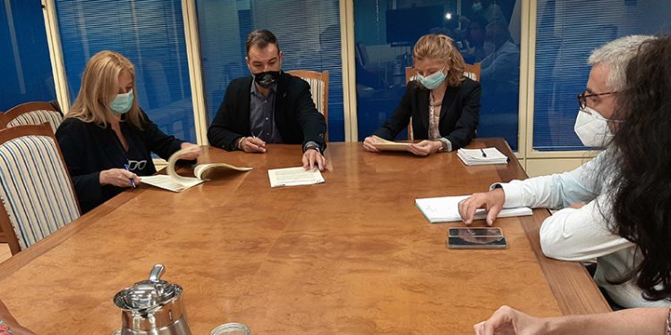 La UCLM y el Gobierno regional destinarán más de cien mil euros a la investigación en aerobiología La UCLM y el Gobierno regional destinarán más de cien mil euros a la investigación en aerobiología