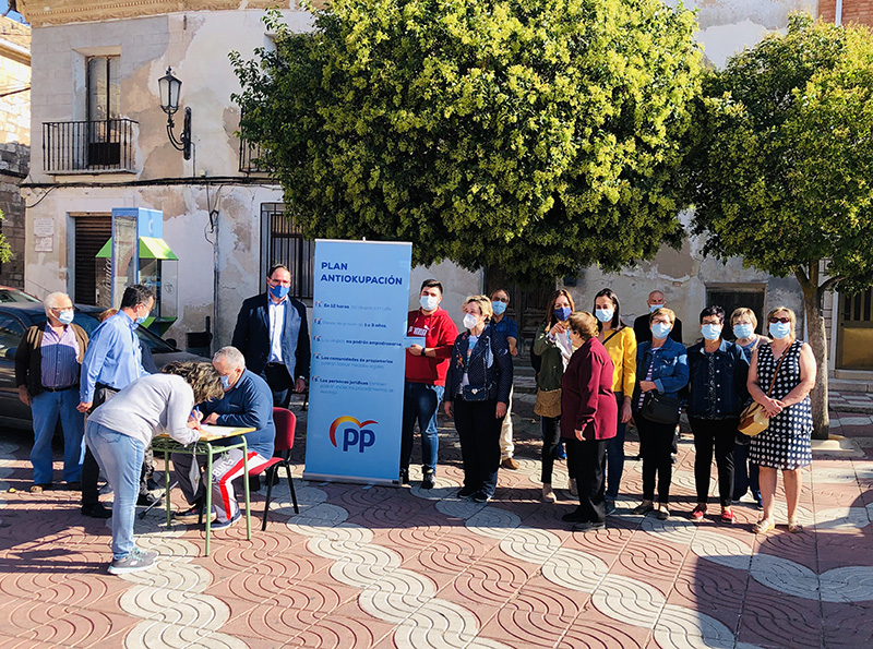 El PP de Cuenca comienza su campaña de firmas ‘antiokupación’ en Horcajo