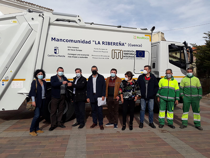 La Junta colabora con la Mancomunidad de Servicios La Ribereña en la compra de un camión para la recogida selectiva de residuos