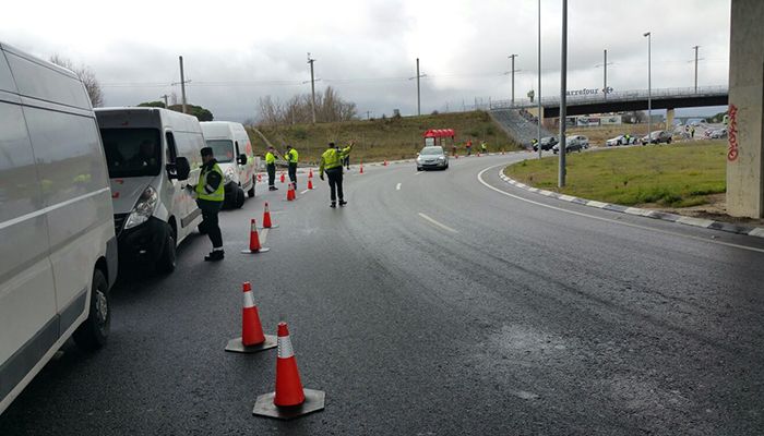 Policía Local de Cuenca y Agentes de Movilidad llevan a cabo una campaña de vigilancia y control de camiones y autobuses