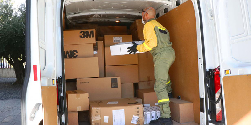 El Gobierno de Castilla-La Mancha ha distribuido esta semana más de 433.000 artículos de protección a los centros sanitarios