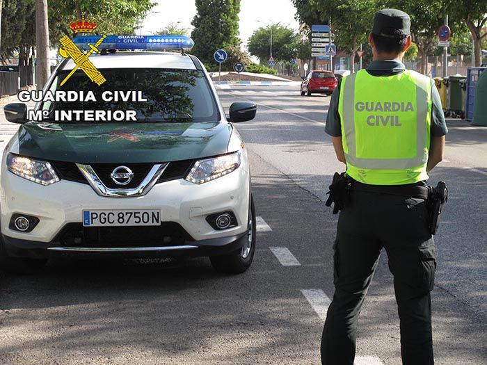 La Guardia Civil detiene a una persona por un robo en el polideportivo de Los Hinojosos