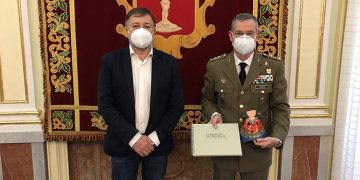 Dolz agradece al coronel Ángel María Cantera su trabajo al frente de la Subdelegación de Defensa