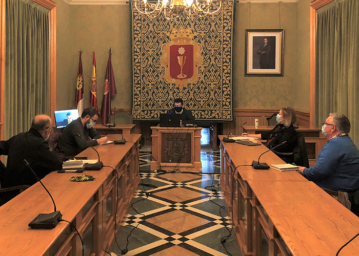 El Ayuntamiento de Cuenca culmina el proceso para regular los elementos de las terrazas de invierno