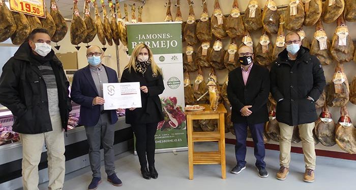 Jamones Bermejo recibe su premio Gran Selección de Castilla-La Mancha en la categoriá de Jamón Serrano Jamones Bermejo recibe su premio Gran Selección de Castilla-La Mancha en la categoriá de Jamón Serrano