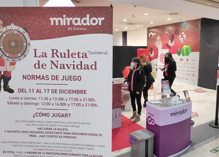 La Navidad del Mirador arranca con la donación de 1.000 euros a Cáritas Cuenca y 5.000 euros más en premios directos para sus clientes