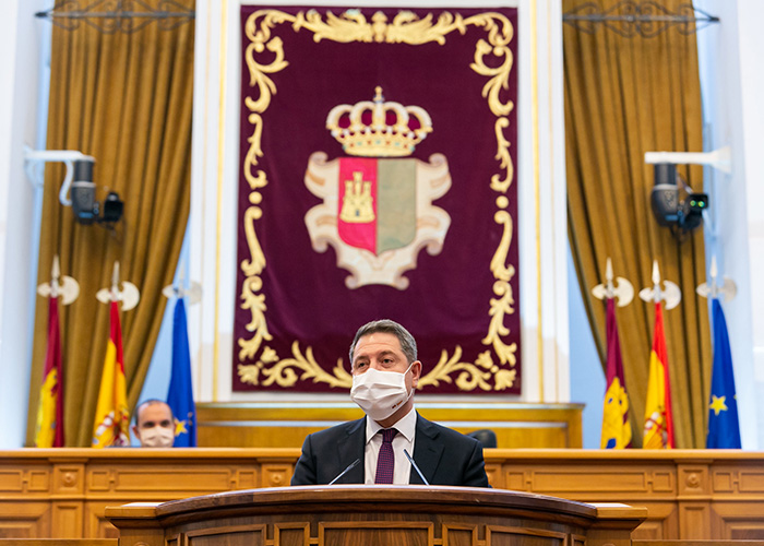 Page ve en la Constitución española una invitación a seguir acordando contra extremismos y frentismos