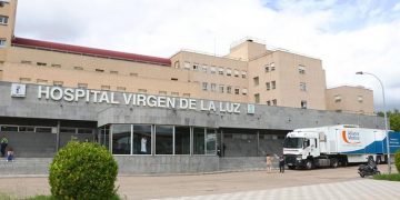 Trasladado al hospital Virgen de la Luz un joven de 22 años herido en una reyerta en la calle Sebastián de Covarrubias