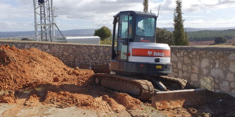 Nuevos columbarios, nichos y fosas en los cementerios de Jábaga y Villar del Saz de Navalón.