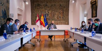 El Gobierno regional aborda con diputaciones y FEMP el Plan para captar los fondos europeos