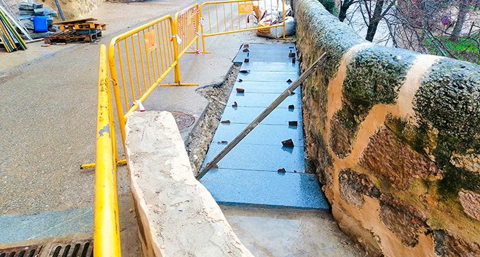 El Grupo Popular visita las obras del Puente San Pablo y sugiere la posibilidad de reestudiar la intervención en el desembarco a calle Canónigos El Grupo Popular visita las obras del Puente San Pablo y sugiere la posibilidad de reestudiar la intervención en el desembarco a calle Canónigos