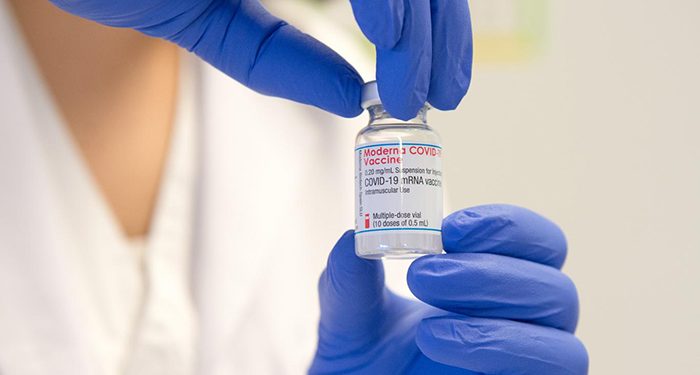 El PP alerta sobre la gravedad de la supresión de la segunda dosis de la vacuna a los sanitarios y pide responsabilidades