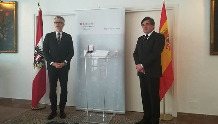 El profesor de la UCLM Jesús Padilla recibe la Cruz de Honor para las Ciencias y las Artes de Austria