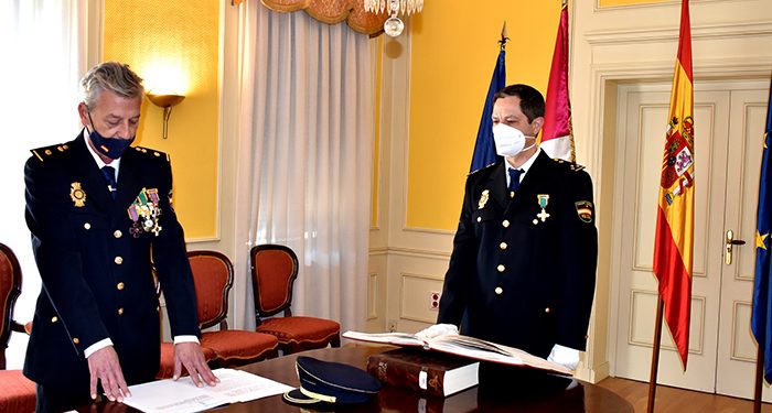 El subdelegado del Gobierno en Cuenca preside la jura del cargo de un nuevo inspector de la Comisaría Provincial de Policía Nacional