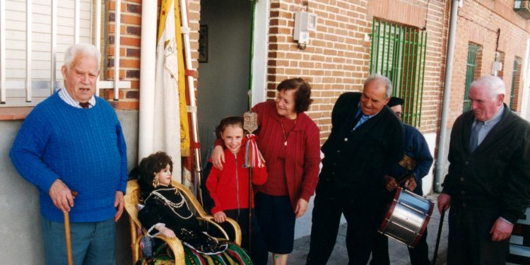 Carnaval de Gascueña. La Hermandad de Ánimas y del Santísimo recauda dinero para las Ánimas Benditas