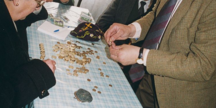 Carnaval de Gascueña. La Hermandad de Ánimas y del Santísimo recauda dinero para las Ánimas Benditas