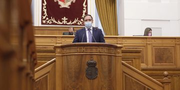 Prieto pide a la Junta que habilite espacios expositivos para los artistas regionales y presupuesto para recuperar patrimonio