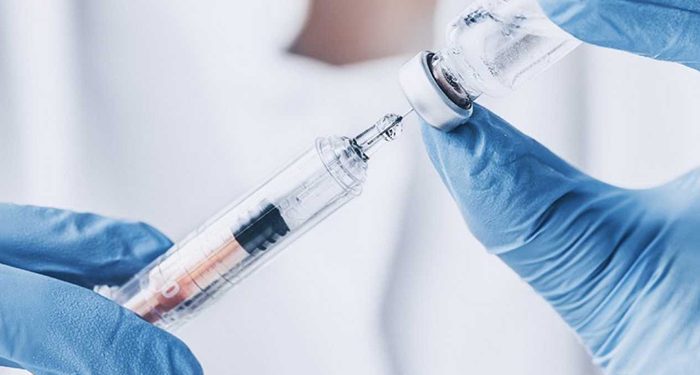 Castilla-La Mancha continuará con el proceso de vacunación con Pfizer y Moderna según la estrategia planificada