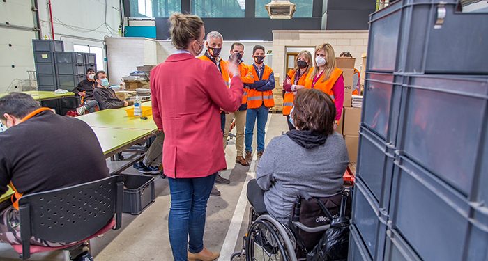 El Gobierno regional destaca la labor de AMIAB con las personas con discapacidad y estudia nuevos proyectos para implantar en la provincia de Cuenca