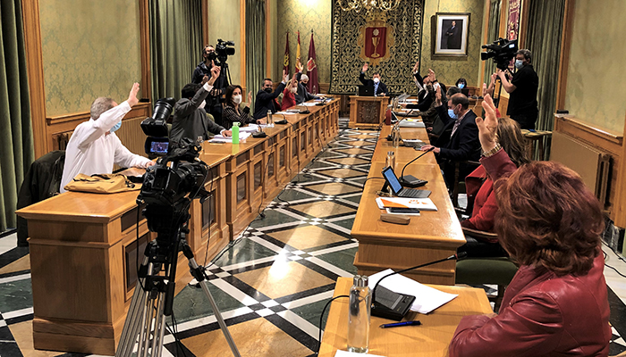 El Pleno del Ayuntamiento de Cuenca aprueba por unanimidad nombrar Hijo Predilecto al médico José Ramón Izquierdo Sanz