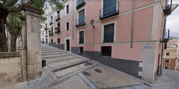 Herido un joven al que intentaron robar en un portal de la calle Caballeros de Cuenca