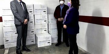 La Subdelegación del Gobierno en Cuenca ha iniciado el reparto de 46.000 mascarillas quirúrgicas para distribuir entre entidades locales y entidades sociales