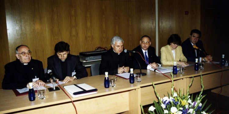 Año 2000. I Encuentro de Hermandades de Cuenca y Provincia