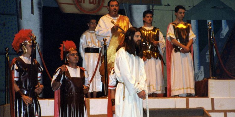Año 2000. I Encuentro de Hermandades de Cuenca y Provincia