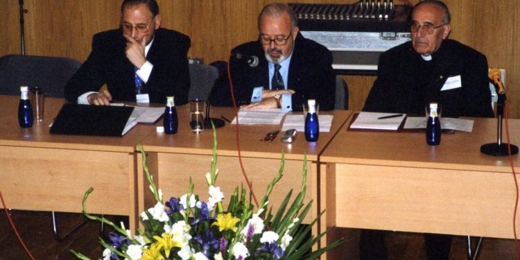 Año 2000. I Encuentro de Hermandades de Cuenca y Provincia