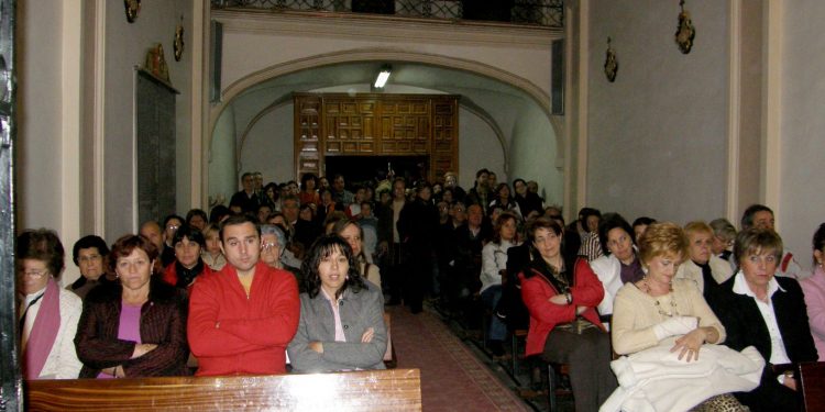 En el 2008, a 30 del abril cumplido, cantamos el Mayo a la Virgen de las Angustias en su ermita