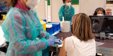 El 95,8 por ciento de los mayores de 80 años ya están vacunados en Castilla-La Mancha