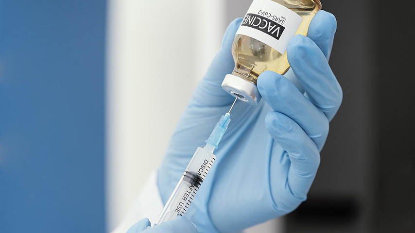 El Consejo Social de la UCLM acuerda solicitar que se priorice la vacunación contra la COVID-19 del personal universitario