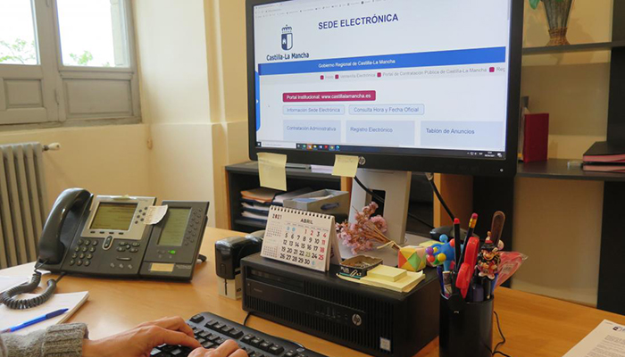 El Gobierno regional crea un Registro de Personal Funcionario Habilitado para impulsar la administración electrónica en la Junta