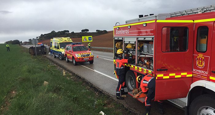 Los bomberos del Ayuntamiento de Cuenca intervienen en un accidente de tráfico en Arcas Los bomberos del Ayuntamiento de Cuenca intervienen en un accidente de tráfico en Arcas